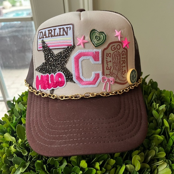 Girls Custom Vintage C Initial Trucker Hat - Picture 5 of 5